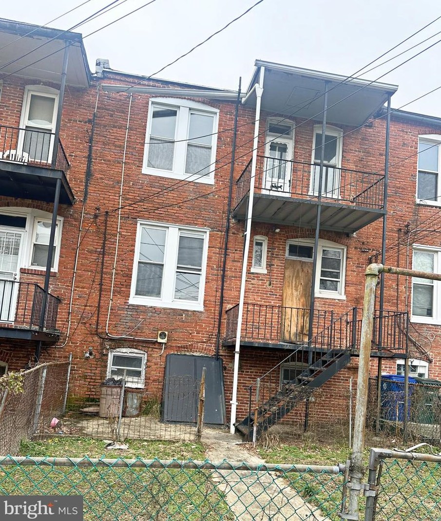 2207 N Ellamont St, Baltimore, MD 21216