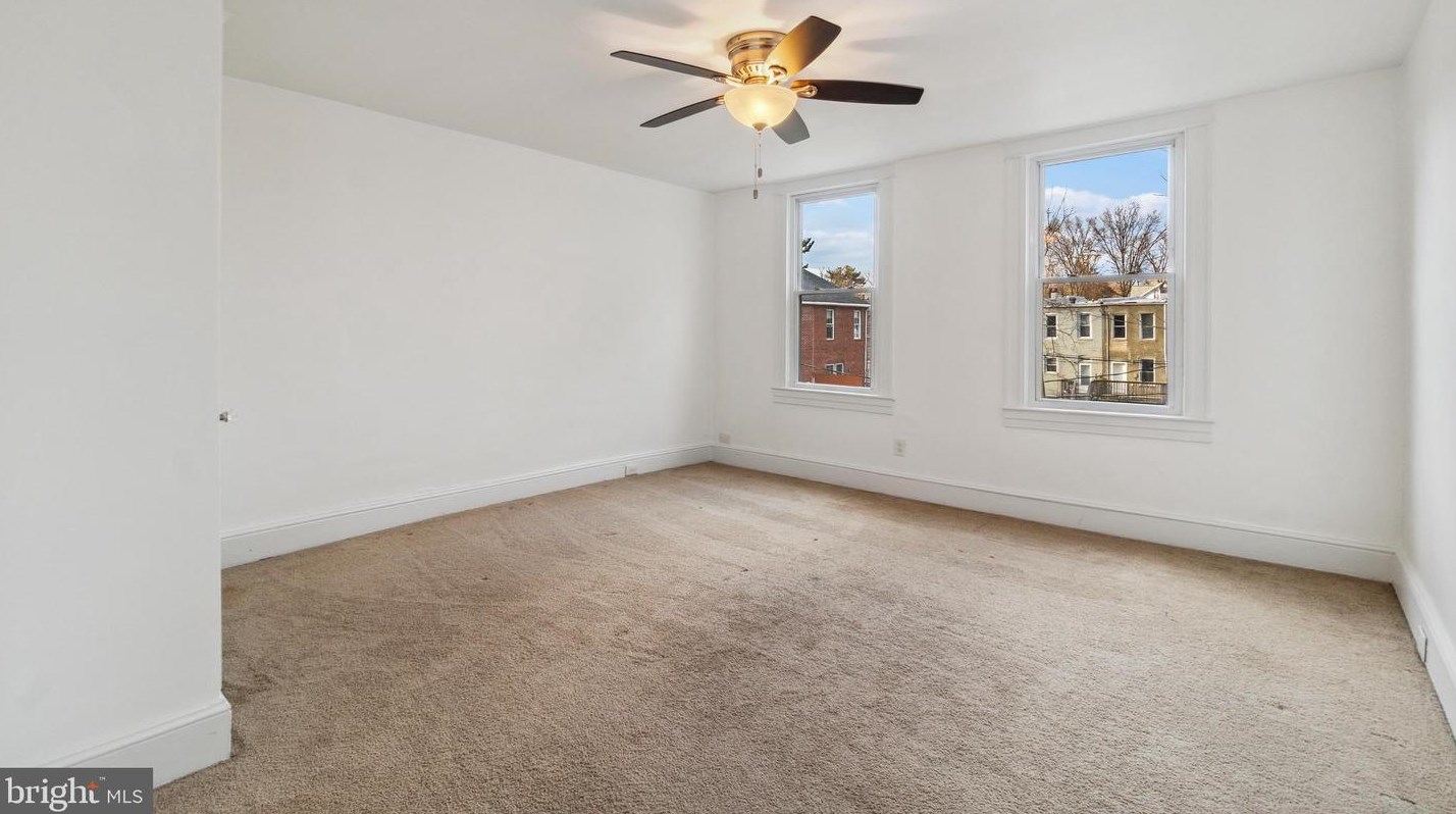 510 Chestnut Hill Ave, Baltimore MD  21218-2535 exterior