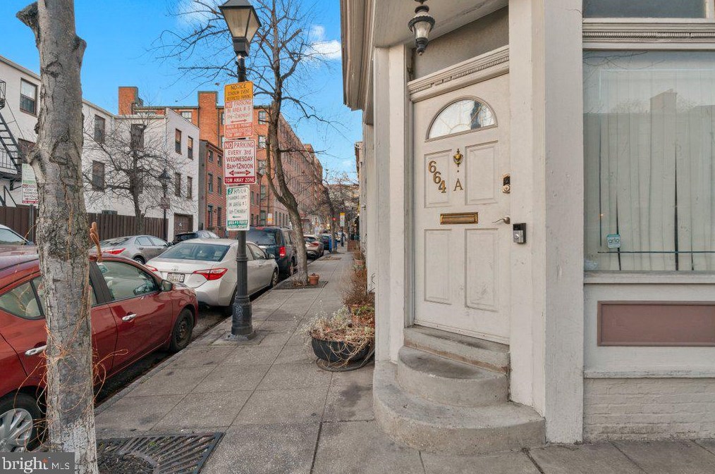 664 Portland St, Baltimore MD  21230-2220 exterior