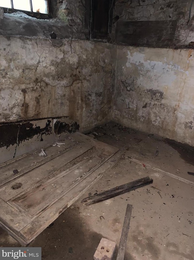 141 Kossuth St, Baltimore MD  21229-3625 exterior