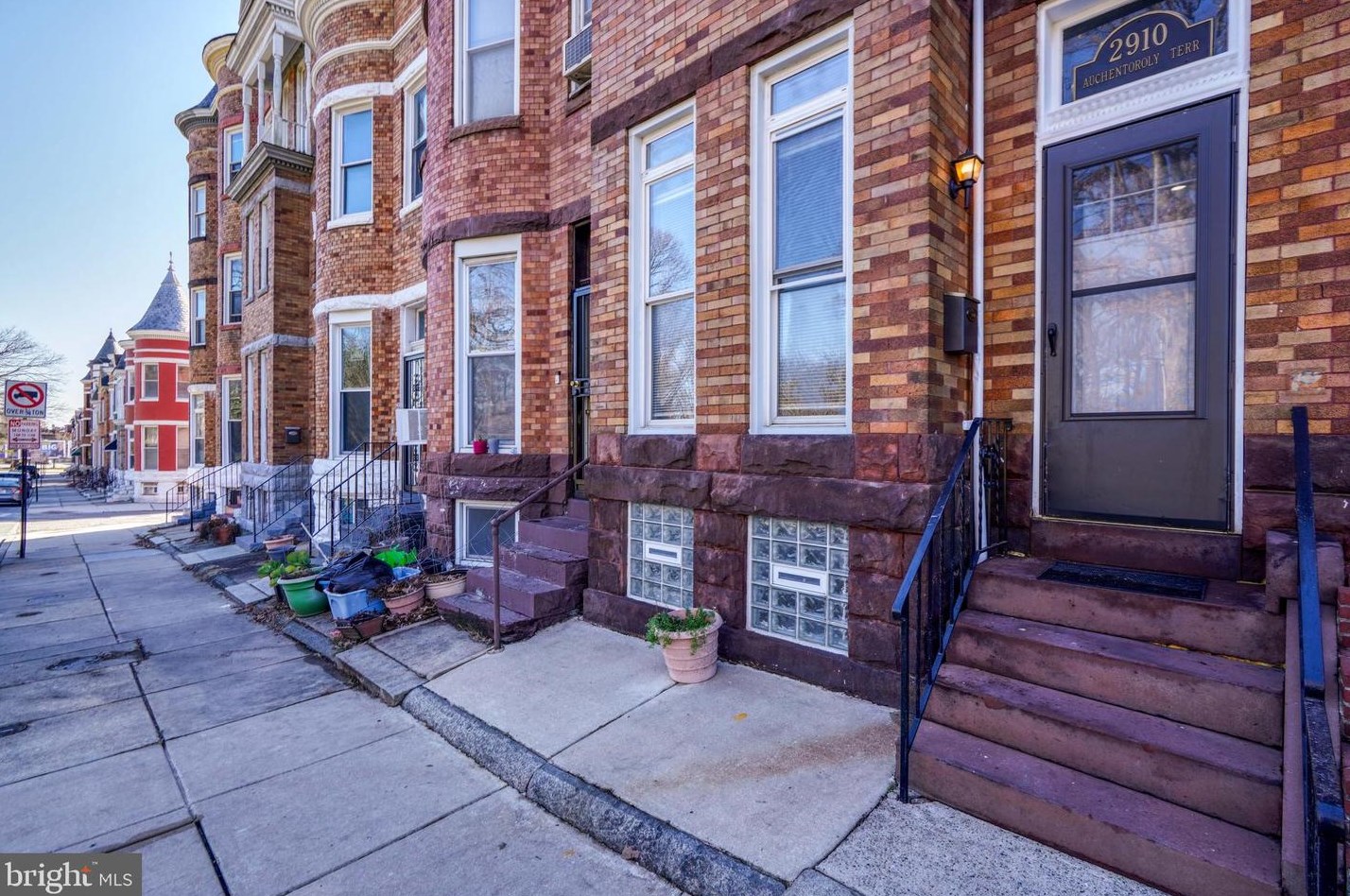 2910 Auchentoroly Ter, Baltimore, MD 21217-1902