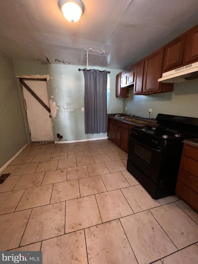 1814 Clifton Ave, Baltimore MD  21217-1303 exterior