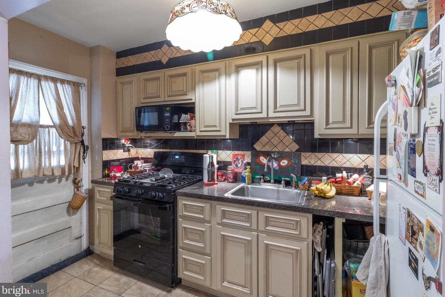 310 Imla St, Baltimore, MD 21224-2807