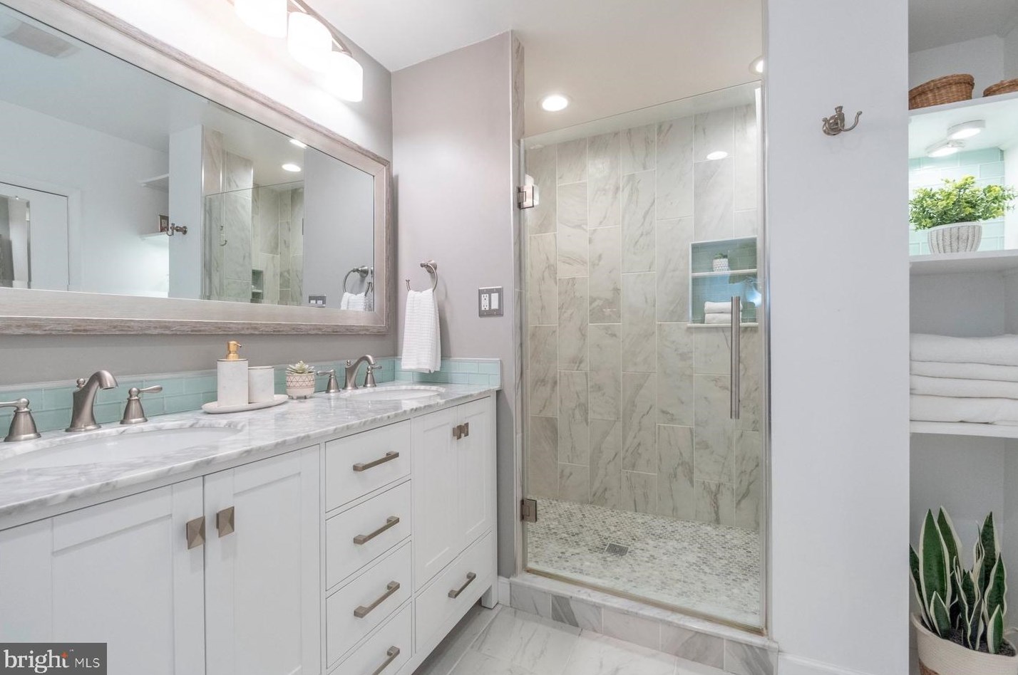 132 Rochester Pl, Baltimore MD  21224-2258 exterior