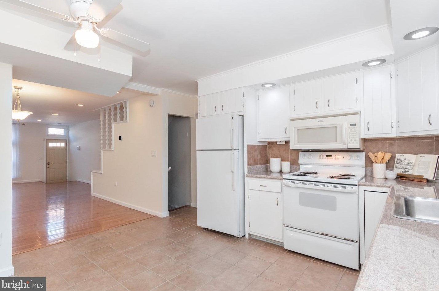 132 Rochester Pl, Baltimore MD  21224-2258 exterior