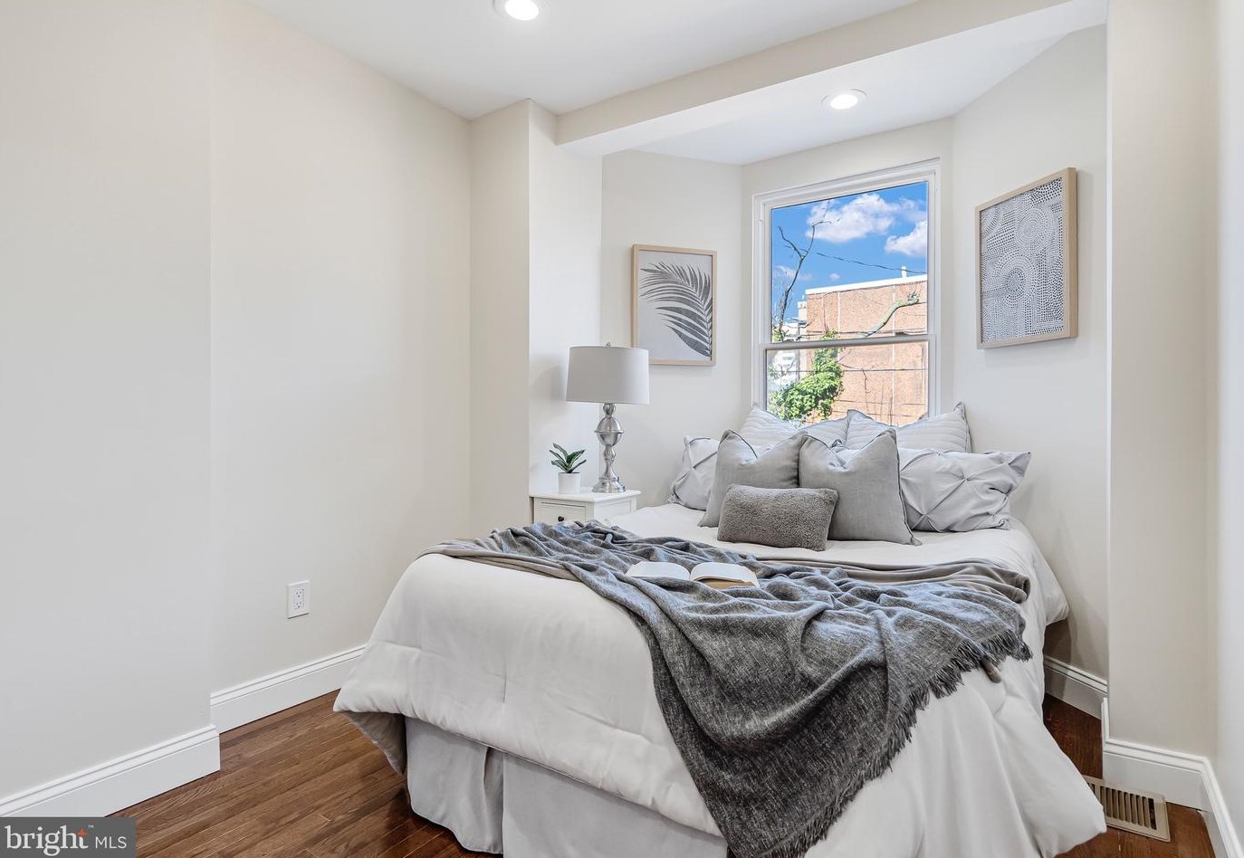 424 23rd St, Baltimore MD  21211-3205 exterior