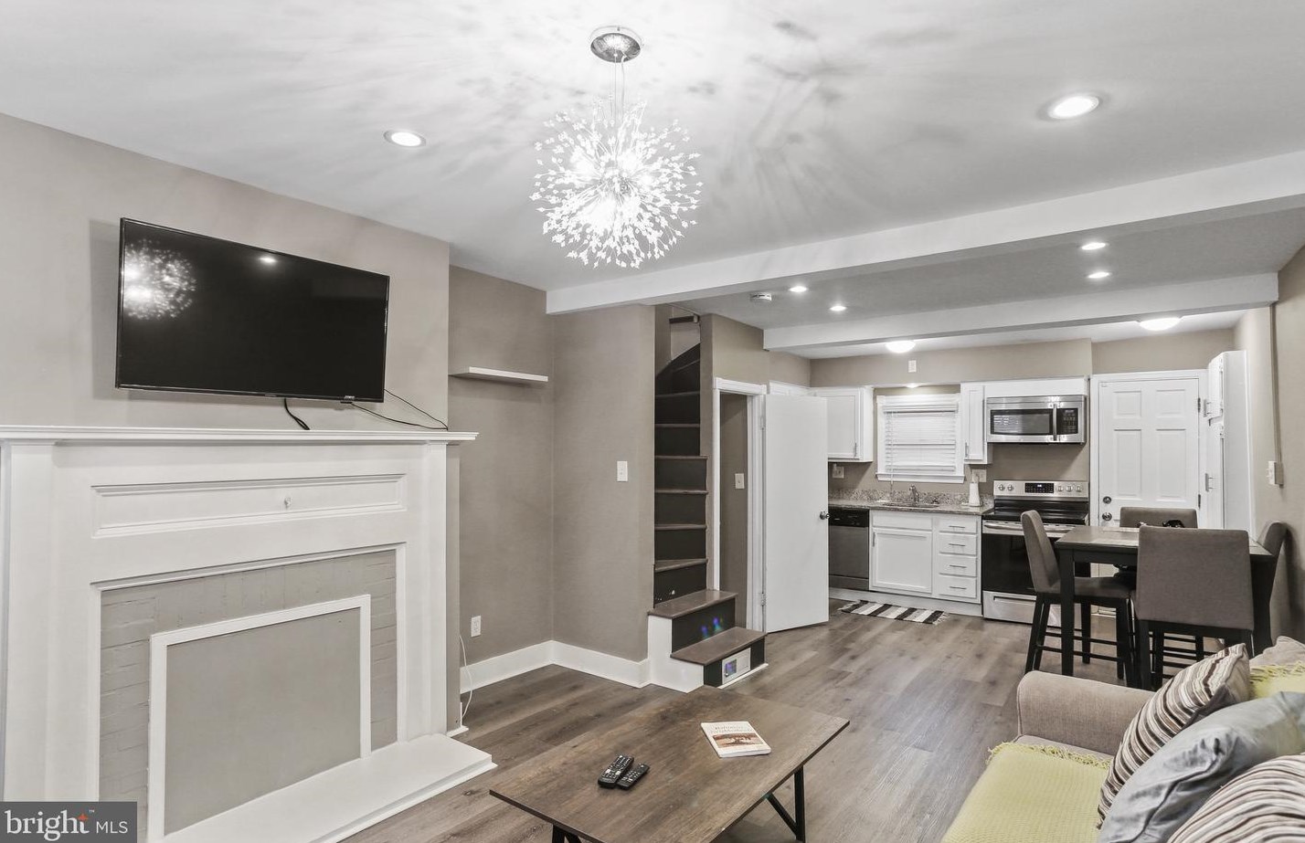 126 Callender St, Baltimore, MD 21201-1013