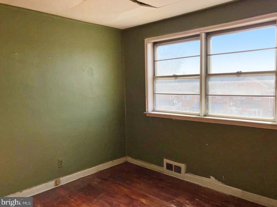 1704 Northbourne Rd, Baltimore MD  21239-3721 exterior