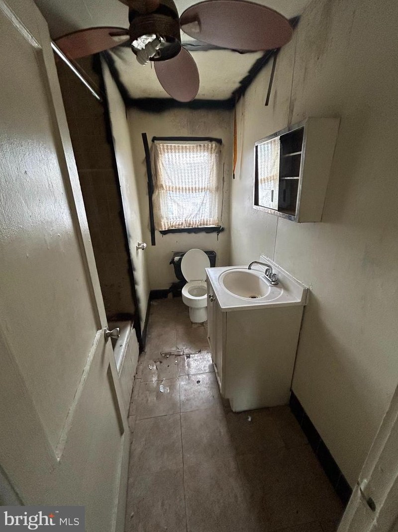 3705 10th St, Baltimore MD  21225-2220 exterior