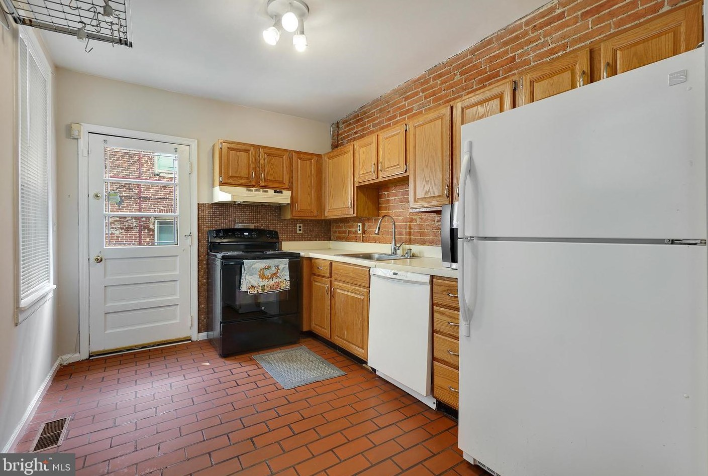 325 Fremont Ave, Baltimore MD  21230-2225 exterior