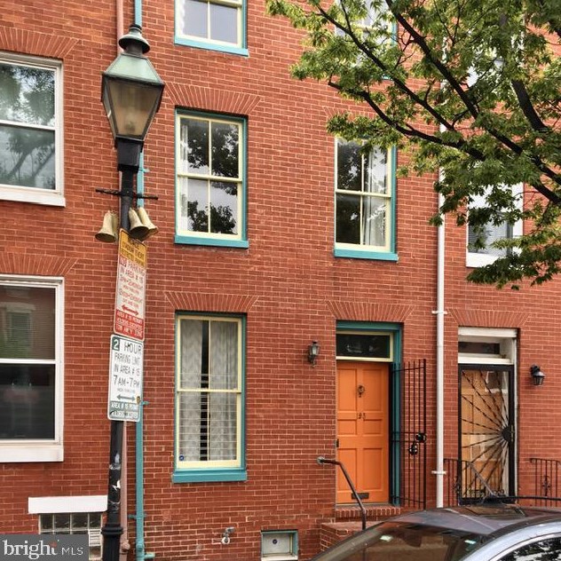 125 Scott St, Baltimore, MD 21201-1033