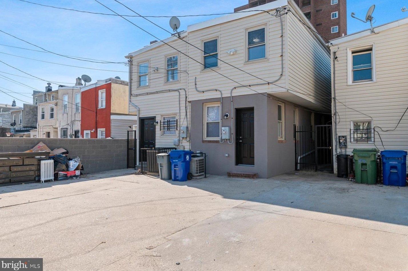 221 Castle St, Baltimore MD  21231-2602 exterior
