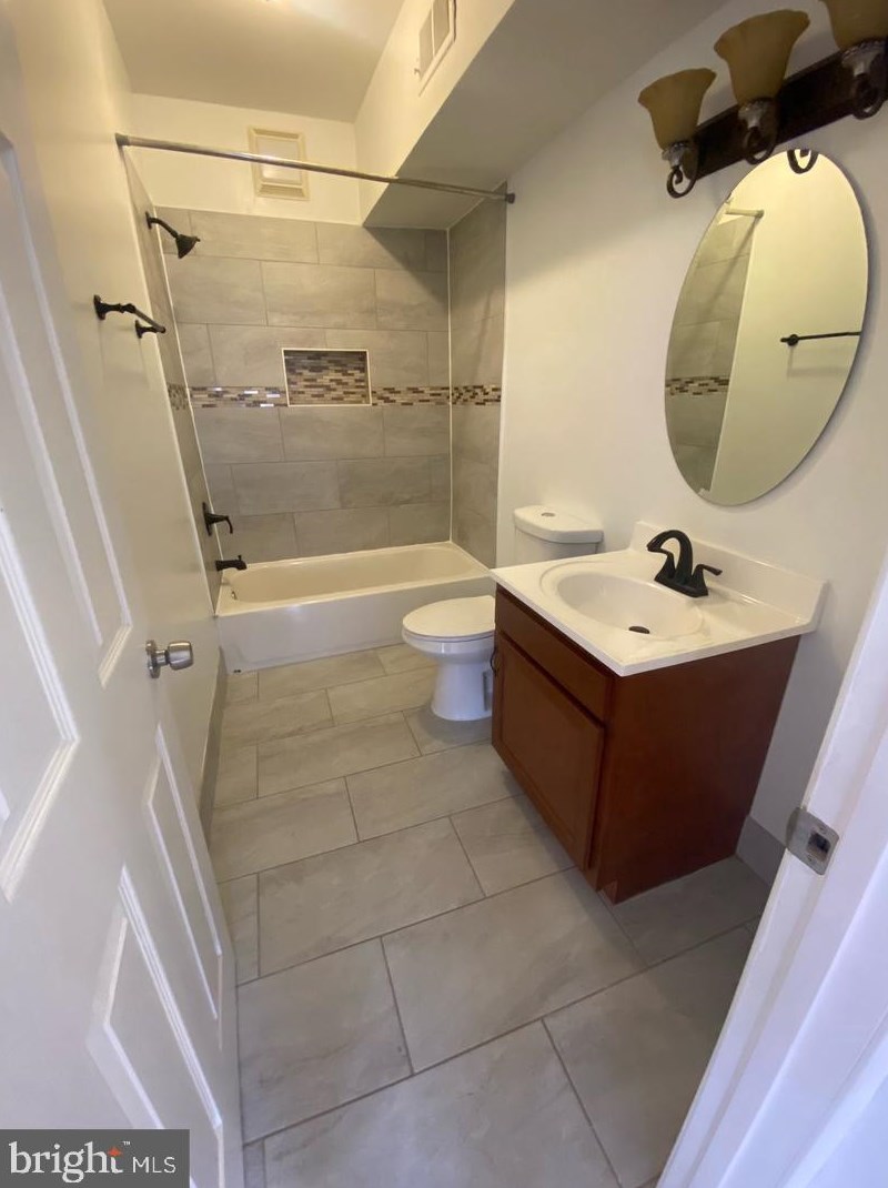 111 Wolfe St, Baltimore MD  21231-1915 exterior