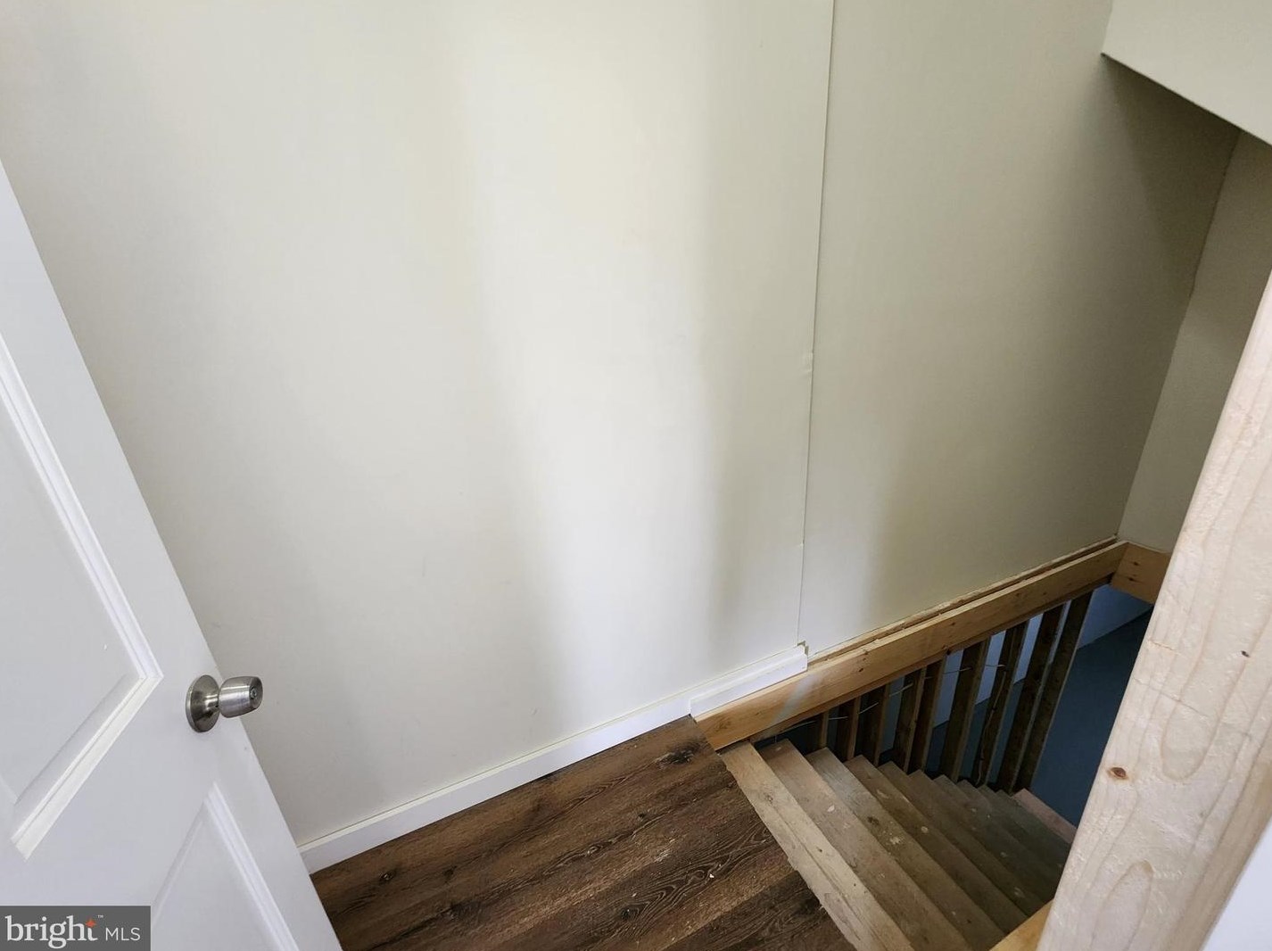 910 Arlington Ave, Baltimore, MD 21217-2545