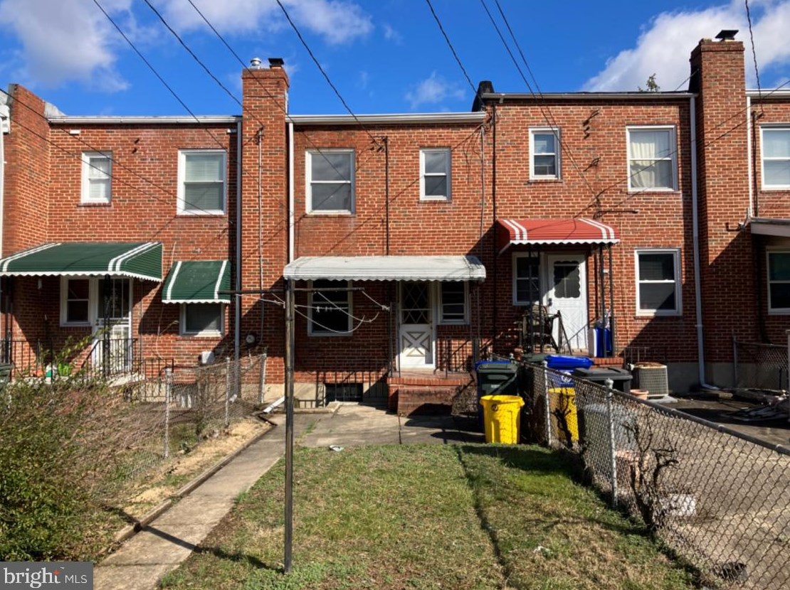 3905 Kenyon Ave, Baltimore, MD 21213-2121