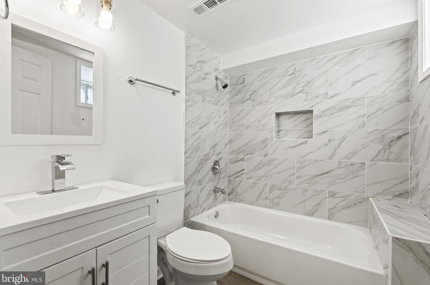 2733 Cylburn Ave, Baltimore MD  21215-5319 exterior