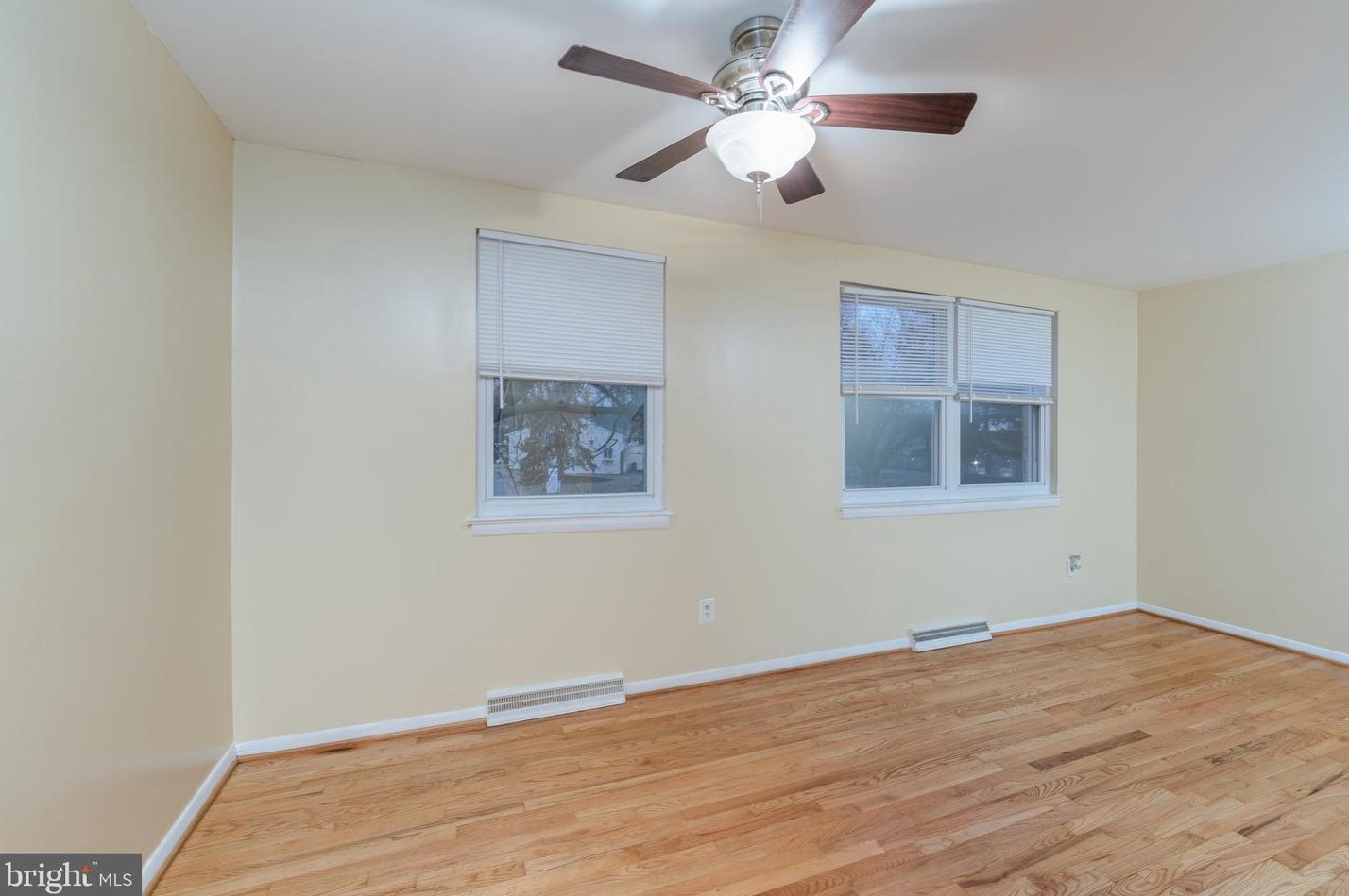 4415 Falls Bridge Dr, Baltimore, MD 21211-1033