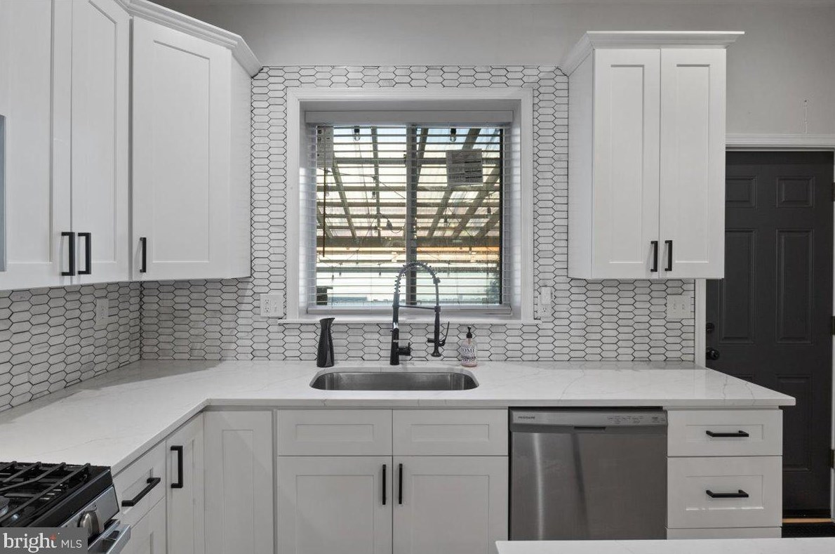 2312 Ashland Ave, Baltimore MD  21205-1644 exterior