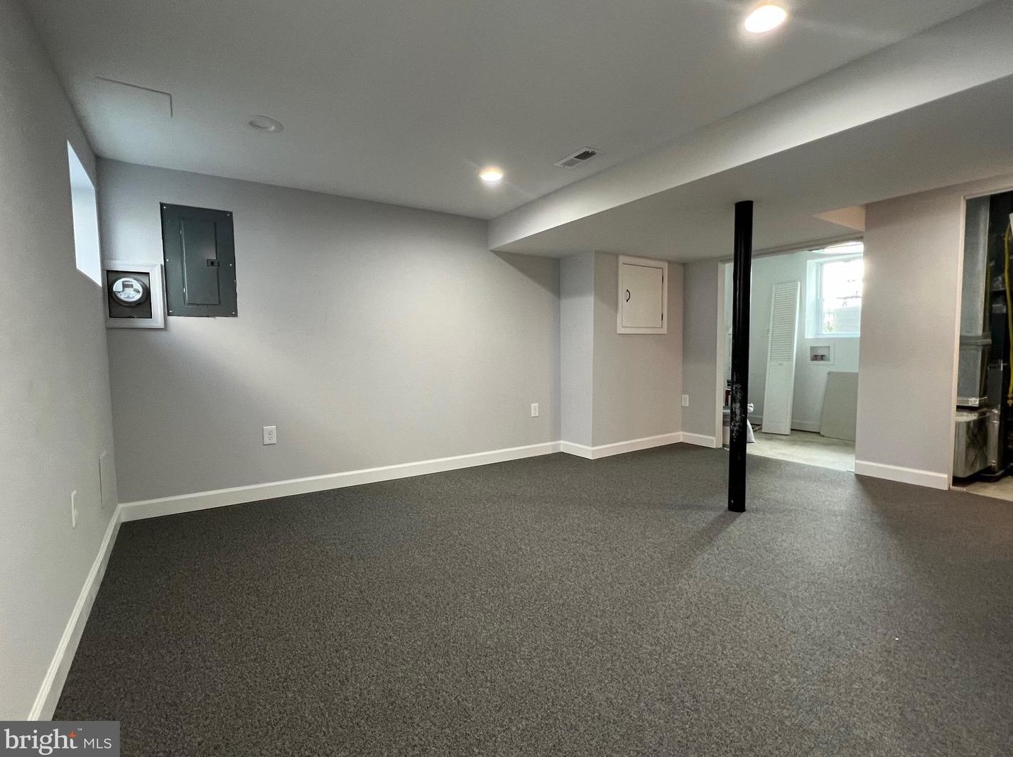 4216 Kenshaw Ave, Baltimore MD  21215-2211 exterior