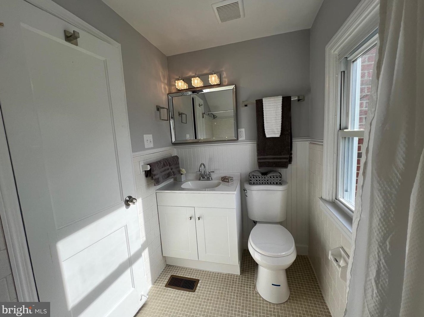 4216 Kenshaw Ave, Baltimore MD  21215-2211 exterior