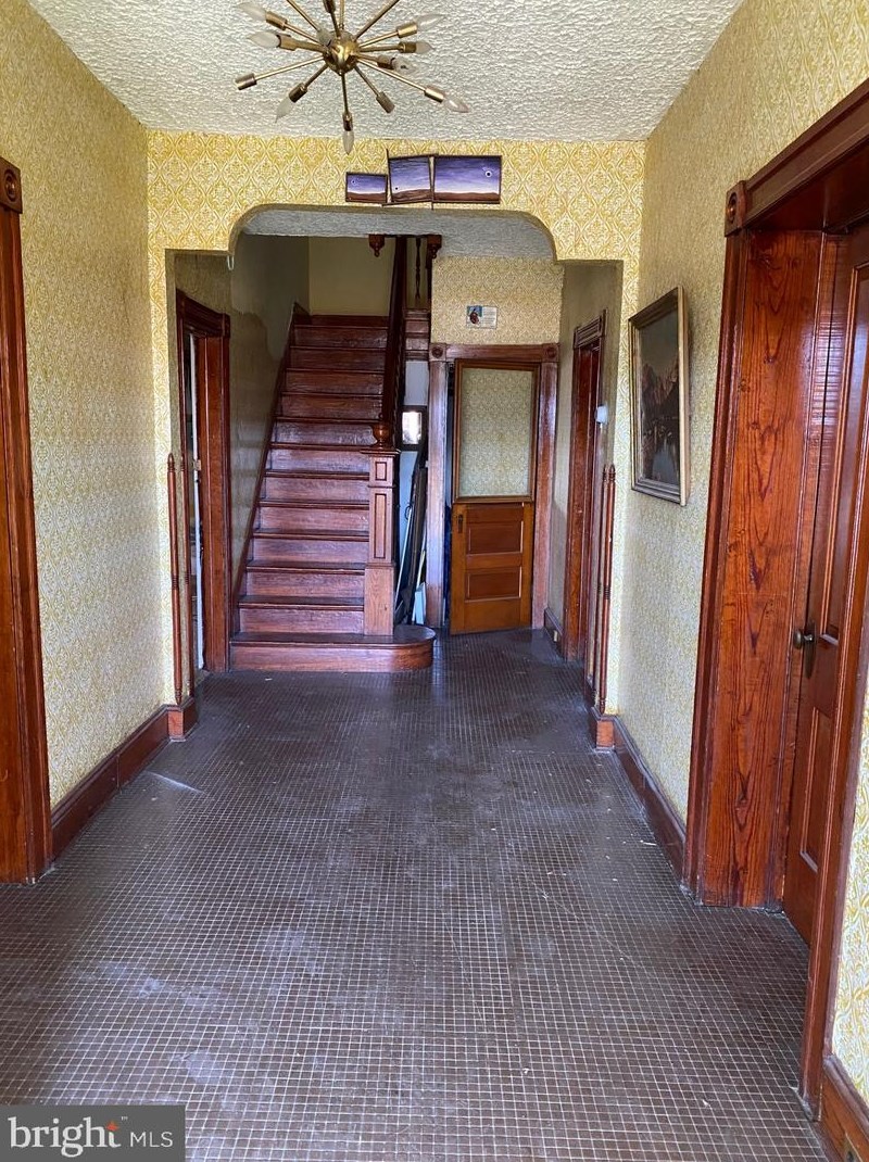 4008 Groveland Ave, Baltimore, MD 21215-4954