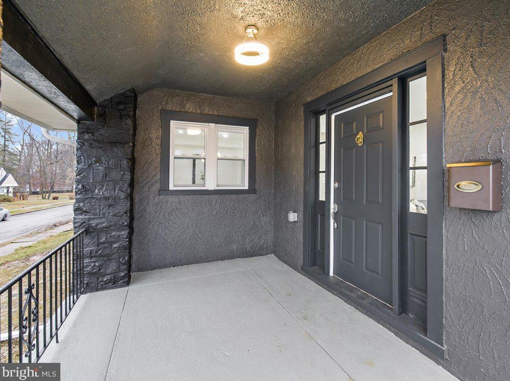 5813 Simmonds Ave, Baltimore, MD 21215-4016