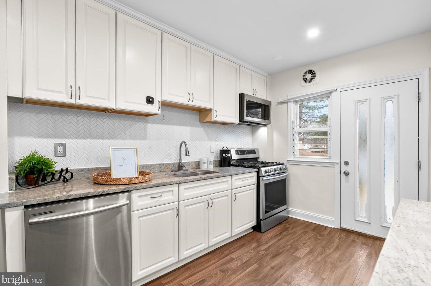 1572 Wadsworth Way, Baltimore MD  21239-2414 exterior