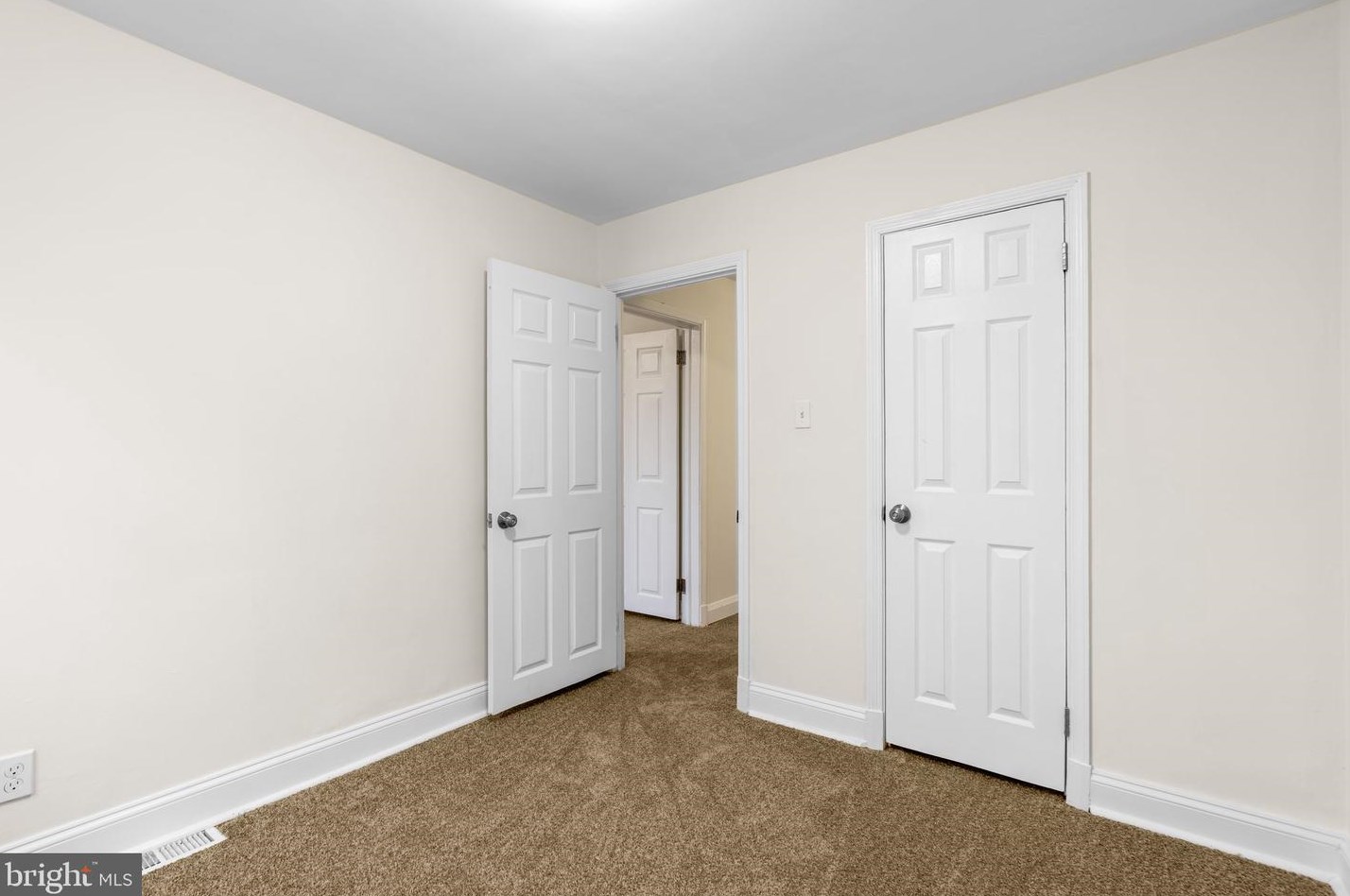 1572 Wadsworth Way, Baltimore MD  21239-2414 exterior