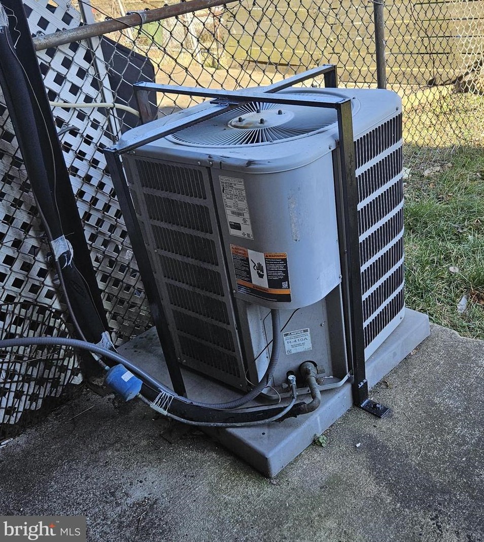 4447 Pall Mall Rd, Baltimore MD  21215-7638 exterior