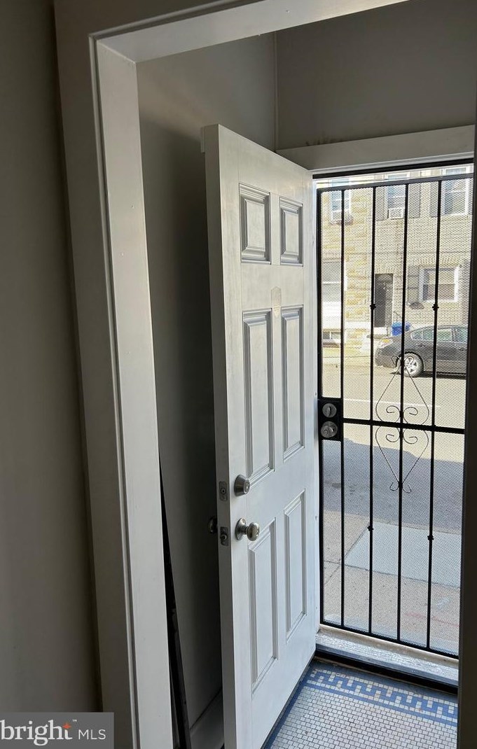 15 Kresson St, Baltimore, MD 21224-1709