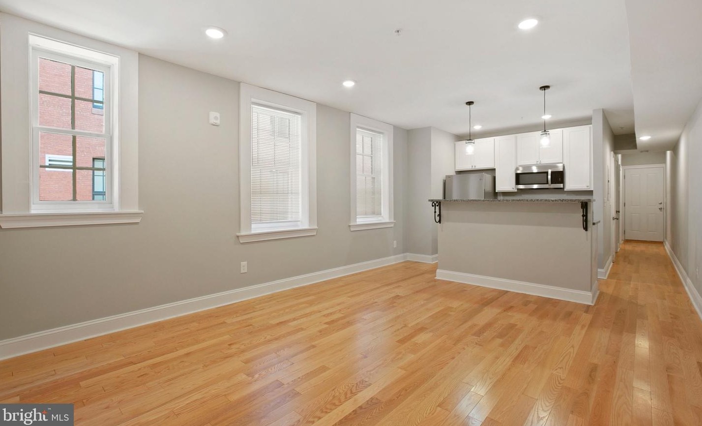 106 W Saratoga St #302, Baltimore, MD 21201