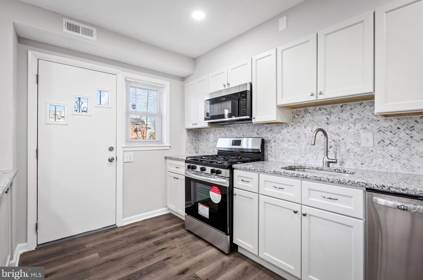 5903 Leith Walk, Baltimore MD  21239-2221 exterior