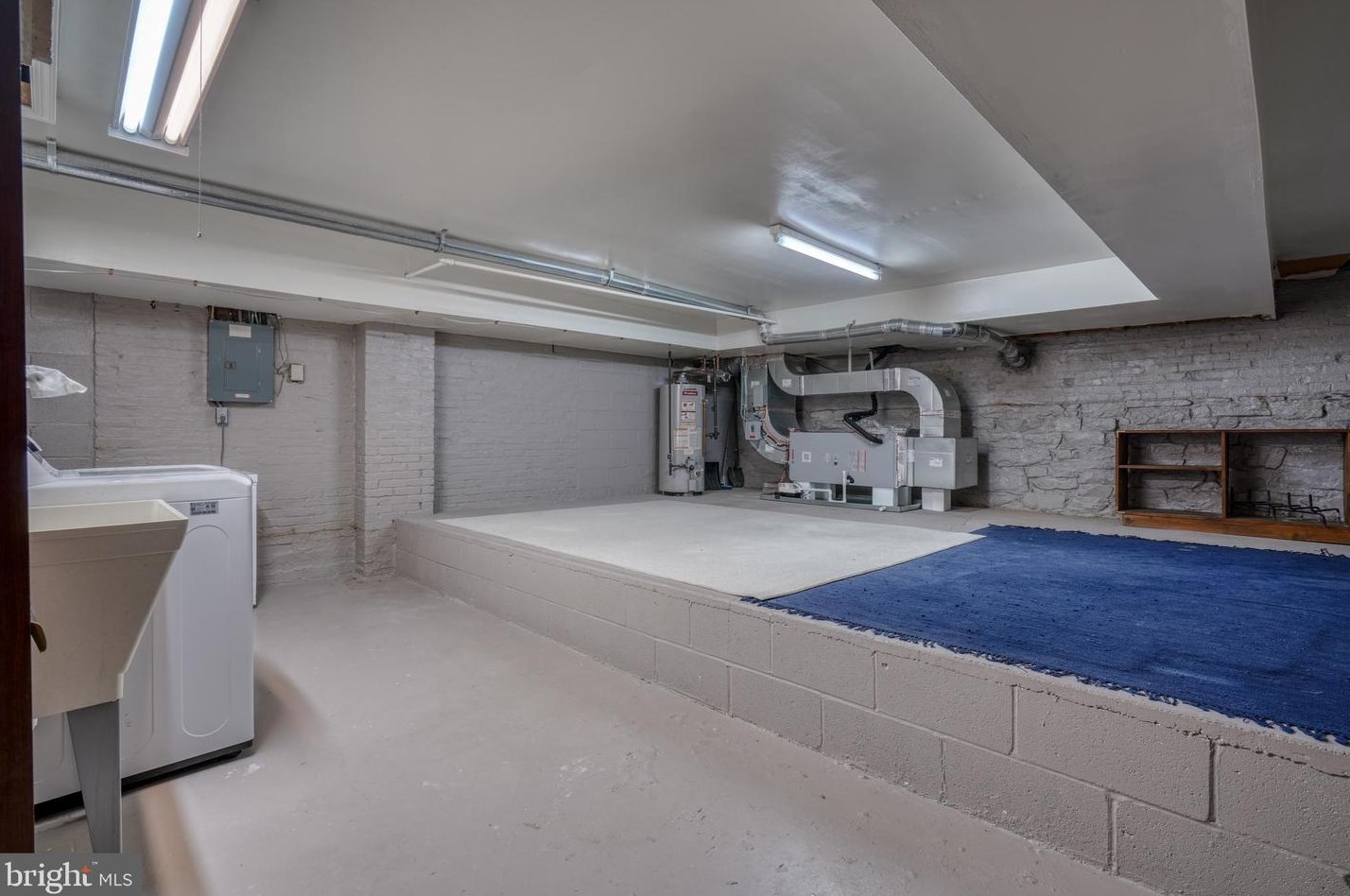 827 Sharp St, Baltimore MD  21230-3613 exterior