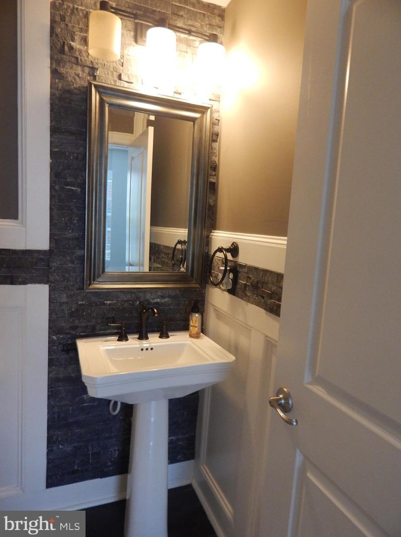 709 Macon St, Baltimore MD  21224-4433 exterior