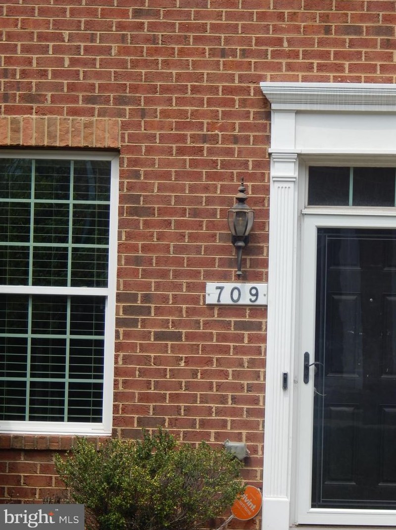 709 Macon St, Baltimore MD  21224-4433 exterior