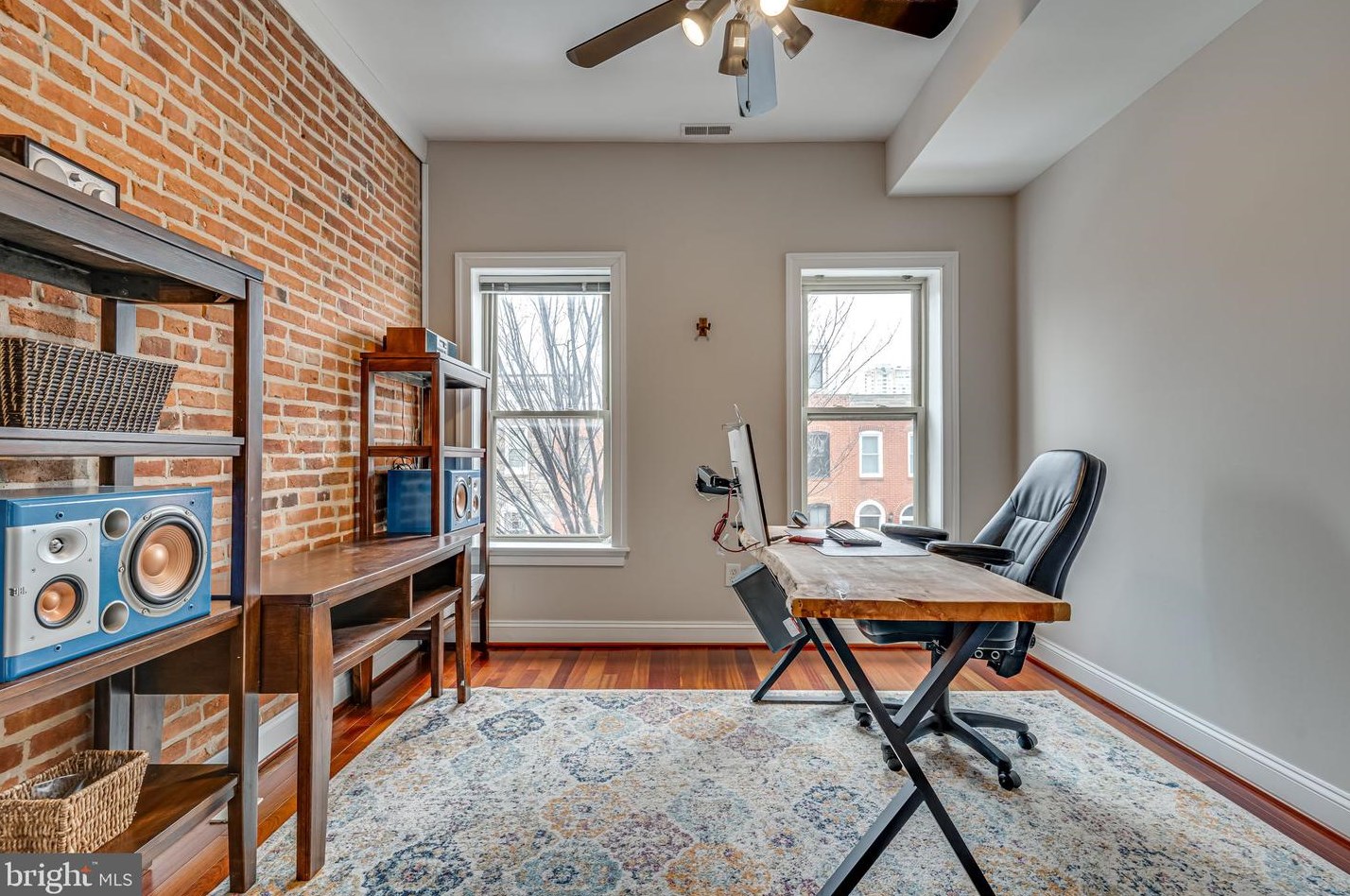 509 Fort Ave, Baltimore MD  21230-4752 exterior