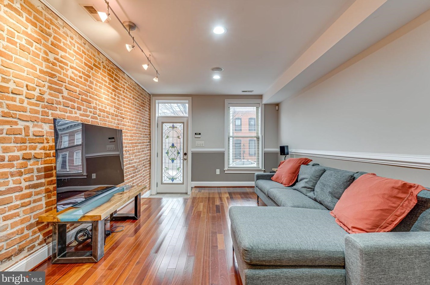 509 Fort Ave, Baltimore MD  21230-4752 exterior