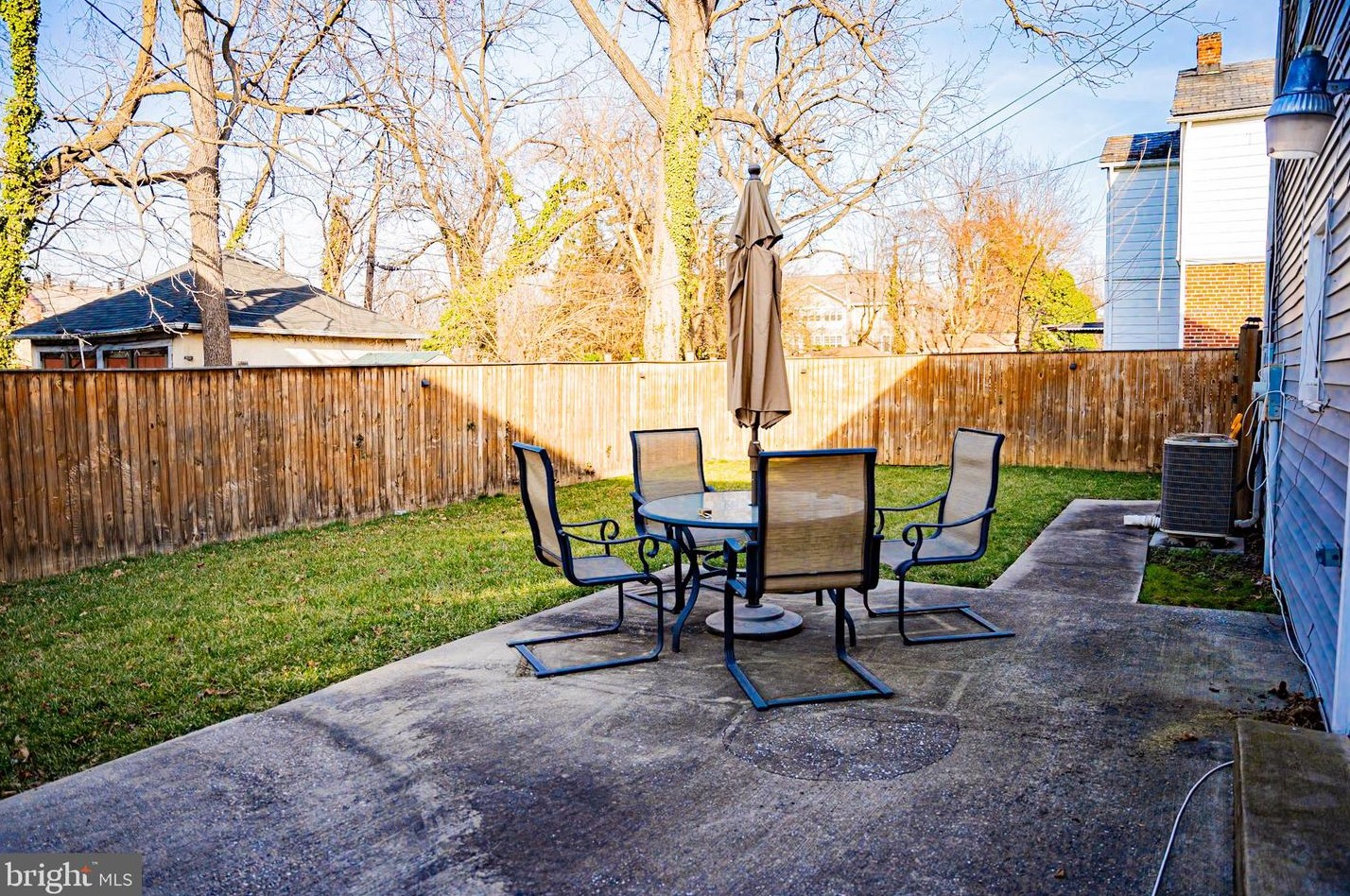 3930 Fernhill Ave, Baltimore MD  21215-5621 exterior