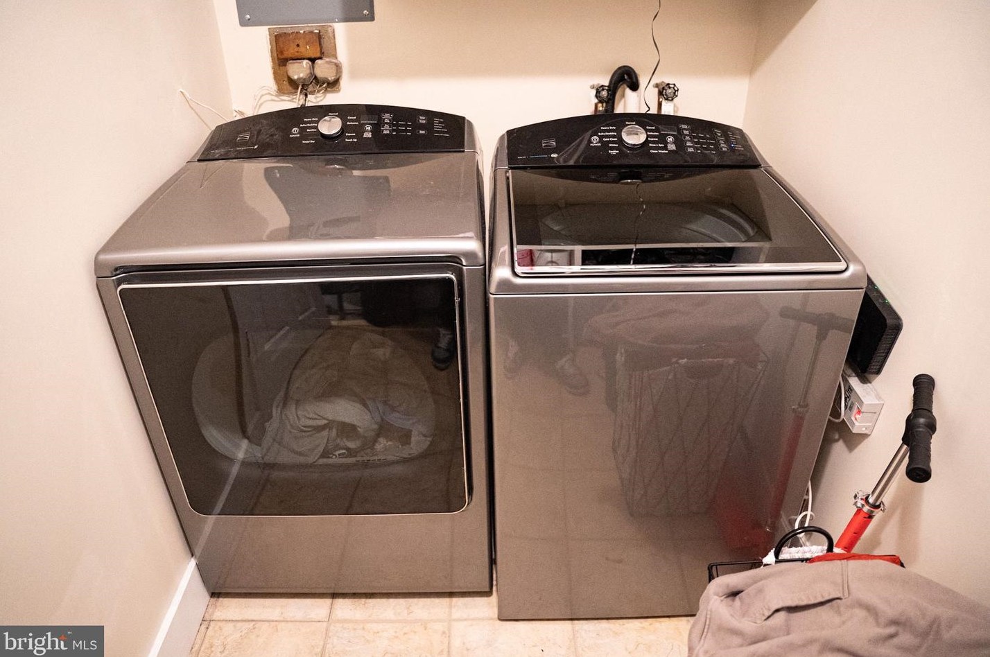 3930 Fernhill Ave, Baltimore MD  21215-5621 exterior