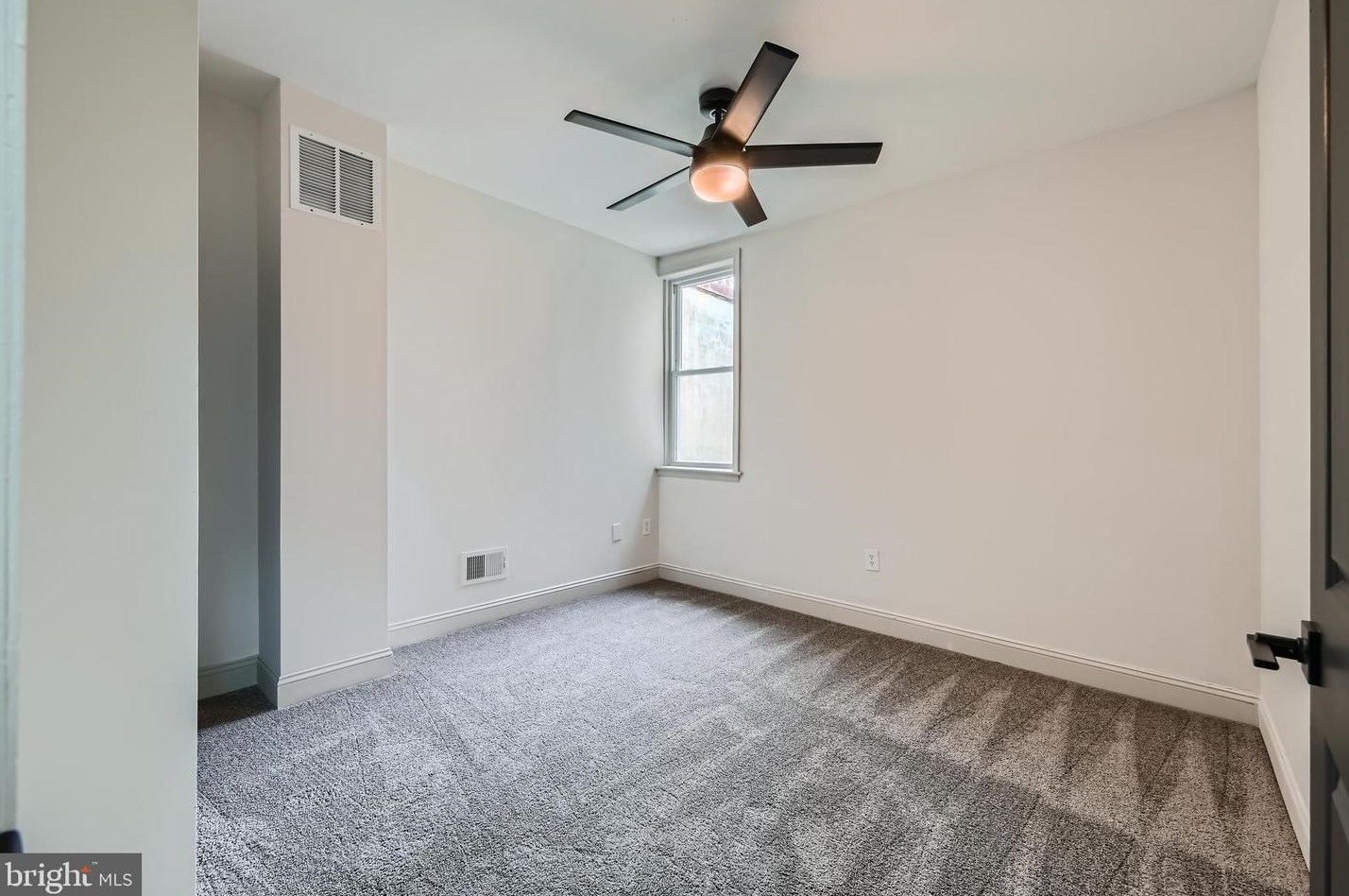 2040 Braddish Ave, Baltimore MD  21216-3124 exterior