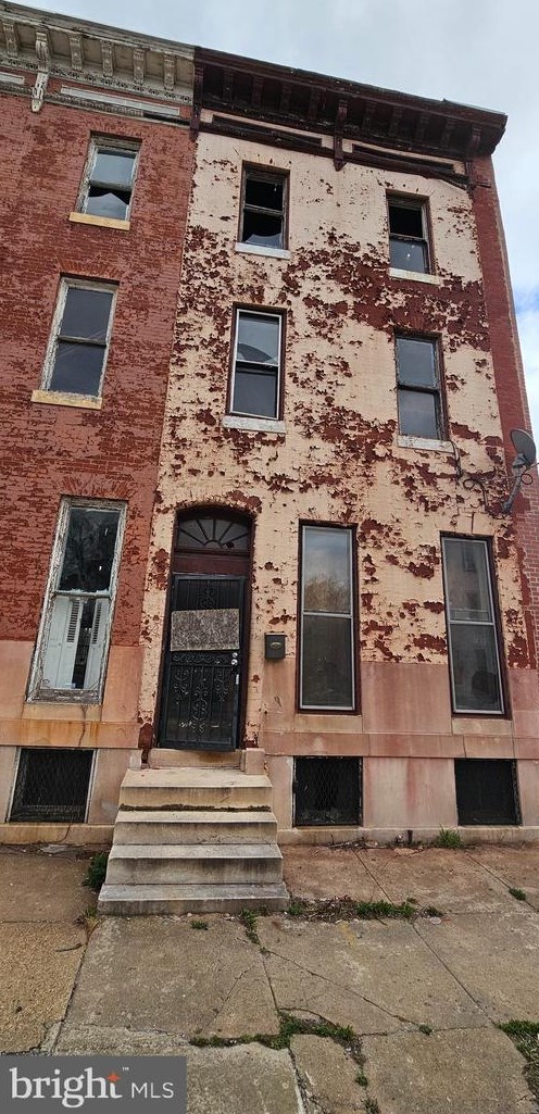 523 Calhoun St, Baltimore, MD 21223-1204