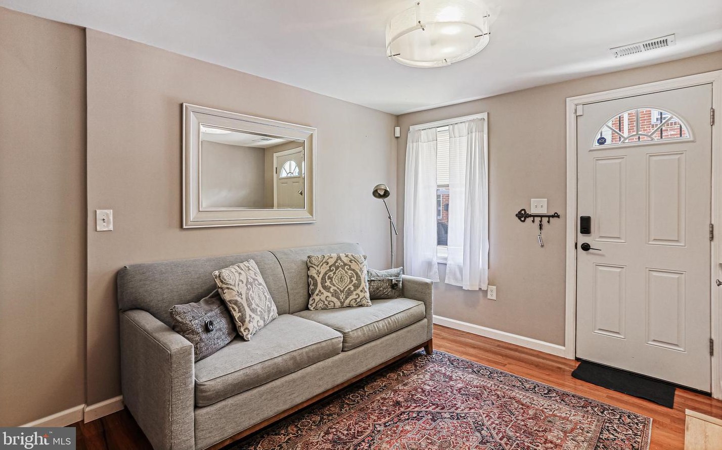 107 Durham St, Baltimore, MD 21231-1807