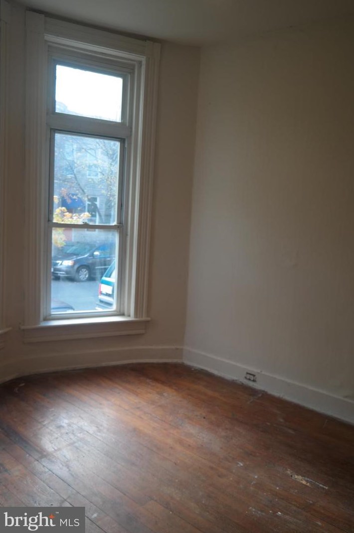 828 W 34th St, Baltimore, MD 21211
