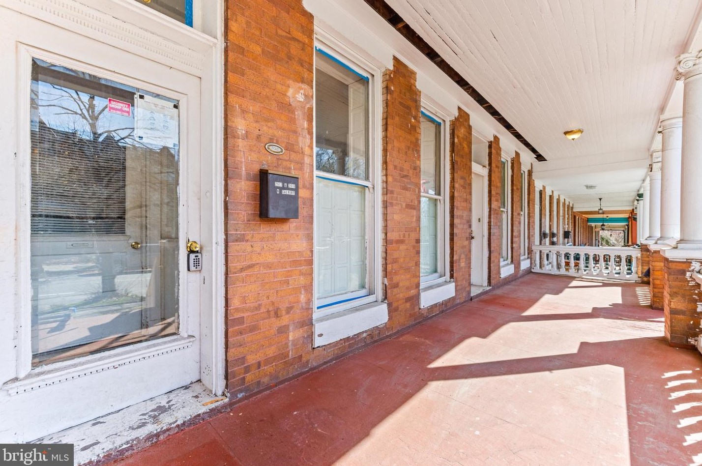 2617 Calvert St, Baltimore MD  21218-4617 exterior