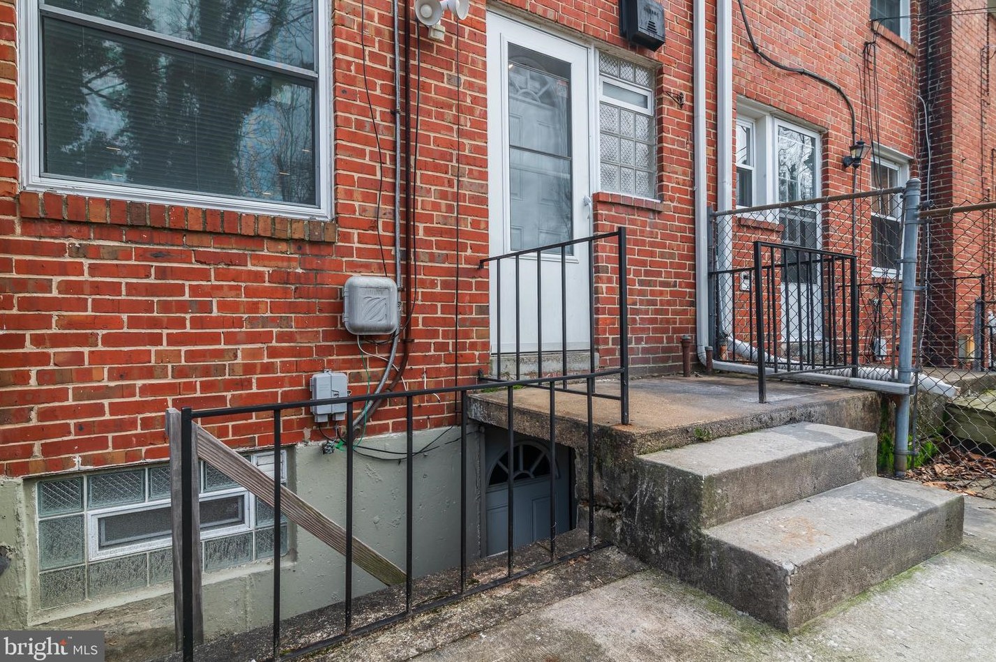 3374 Dulany St, Baltimore MD  21229-4601 exterior