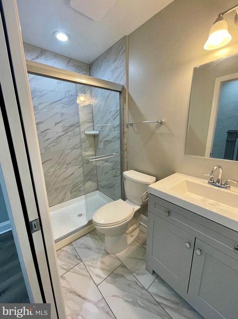 43 Catherine St, Baltimore, MD 21223-1403