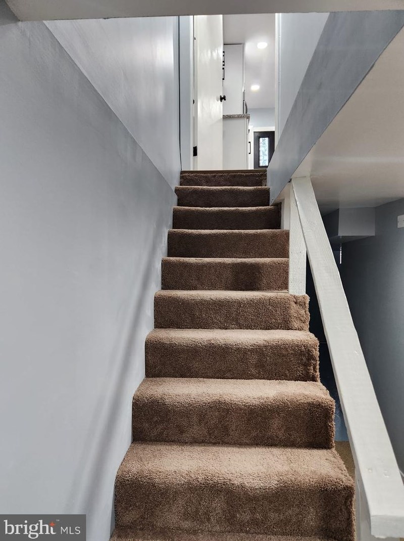 712 Roundview Rd, Baltimore MD  21225-1430 exterior