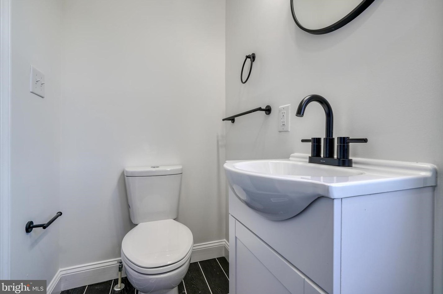 1645 Ruxton Ave, Baltimore MD  21216-3216 exterior