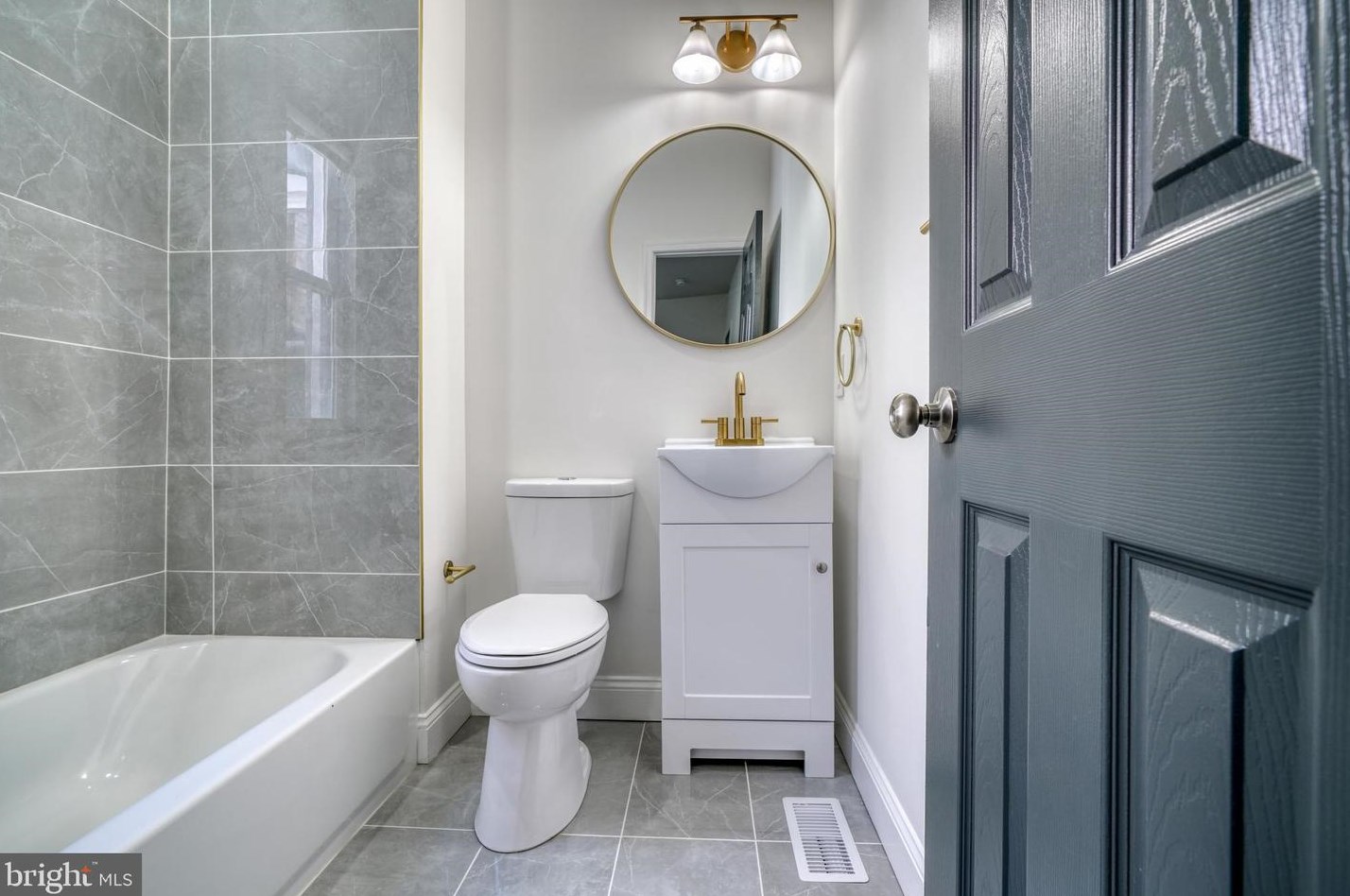 1645 Ruxton Ave, Baltimore MD  21216-3216 exterior