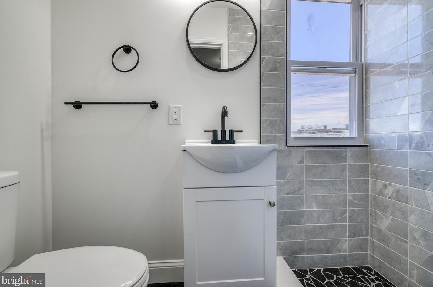 1645 Ruxton Ave, Baltimore MD  21216-3216 exterior